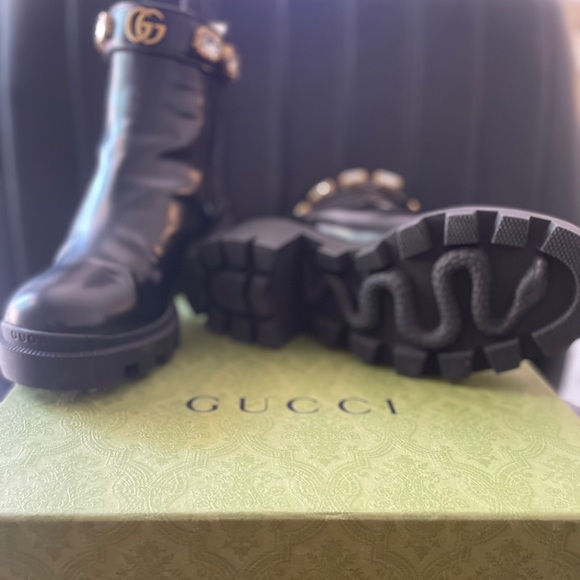 Only wore one time! - Picture 1 of 4